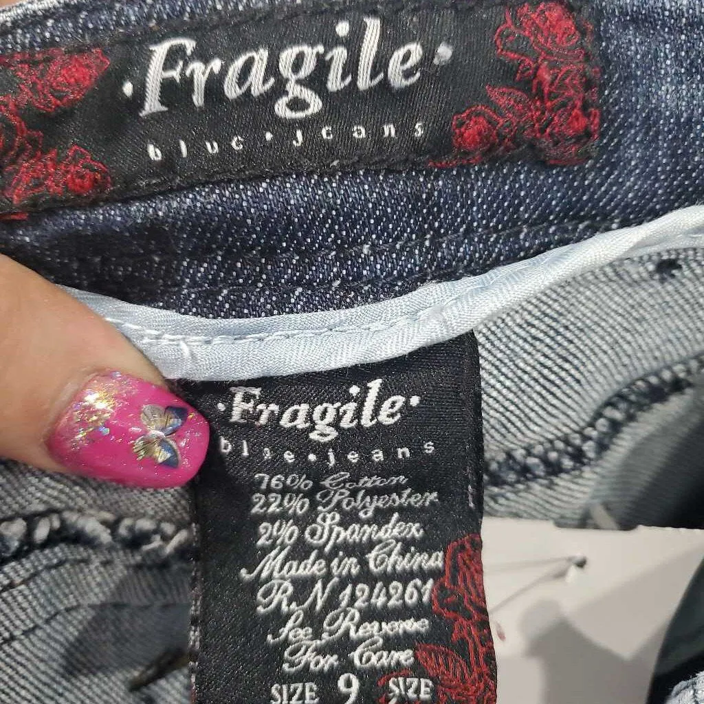 Fragile Jeans 9