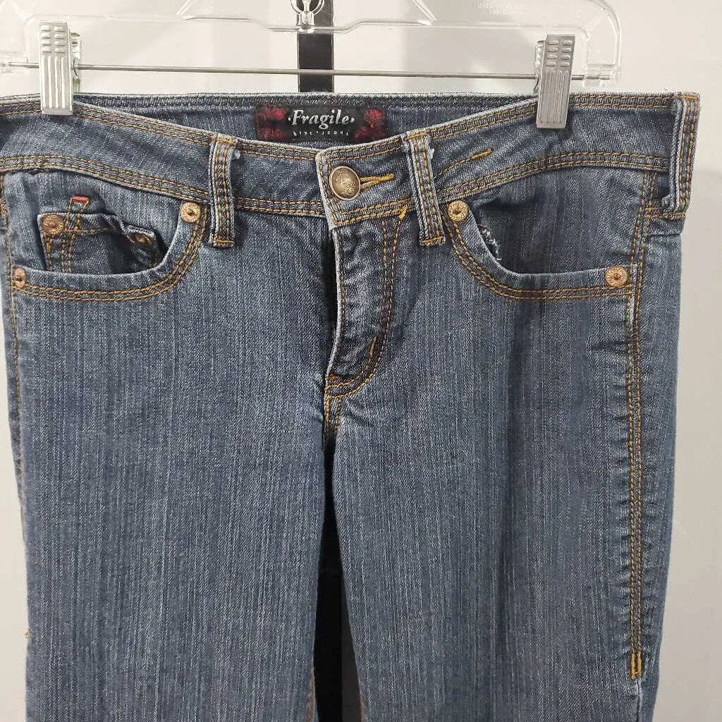 Fragile Jeans 9